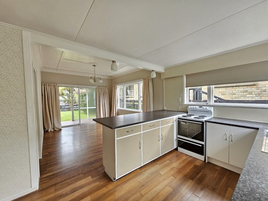 12 Manly Street, Paraparaumu Beach, Paraparaumu - Carousel 2