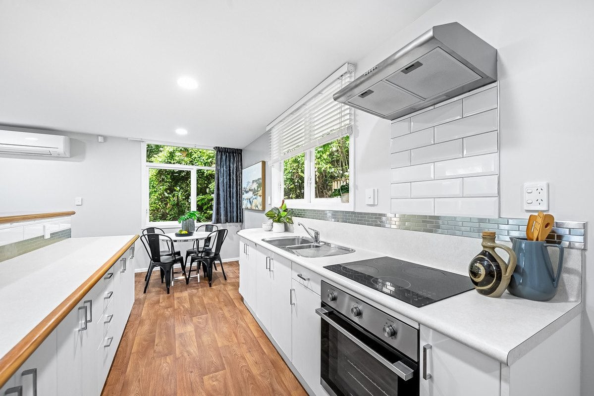 15 Elmslie Road, Pinehaven, Upper Hutt - Carousel 2