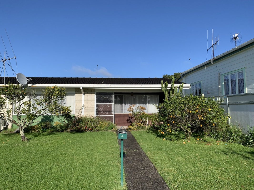 23 Central Avenue, Avenues, Whangarei - Carousel 1