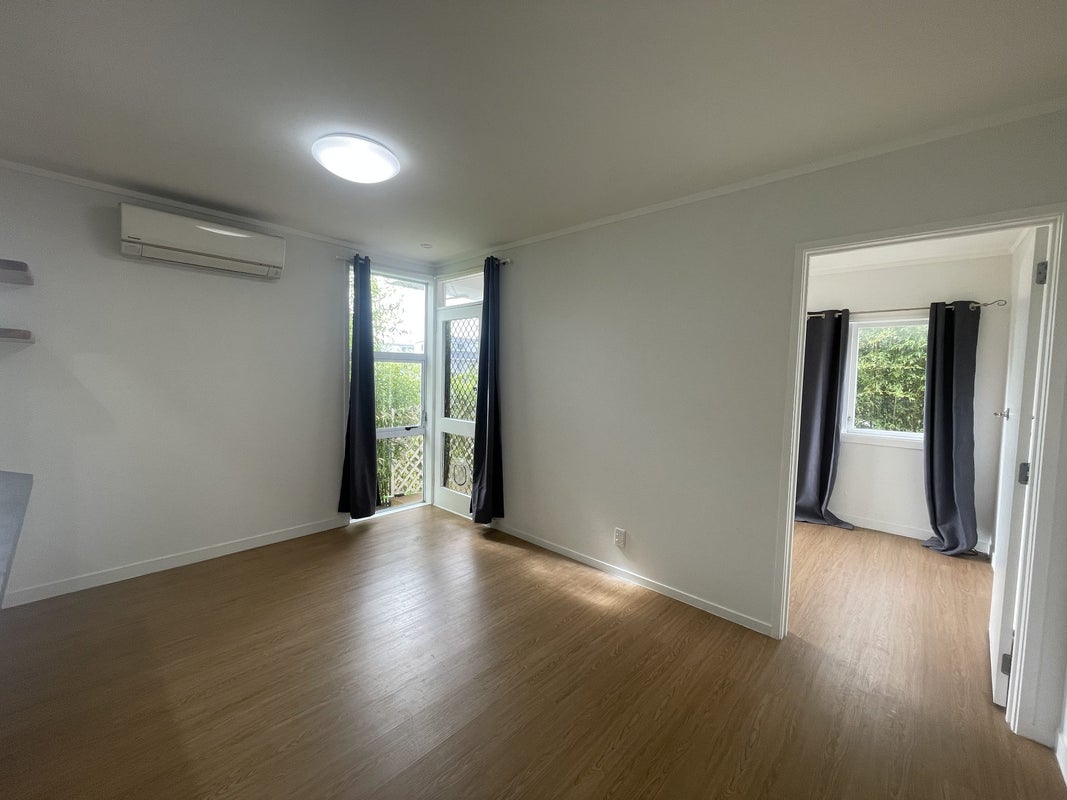 1/1 Epsom Avenue, Epsom, Auckland - Carousel 2