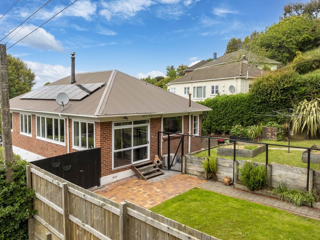 31 Craighall Crescent, Wakari, Dunedin - Carousel 1