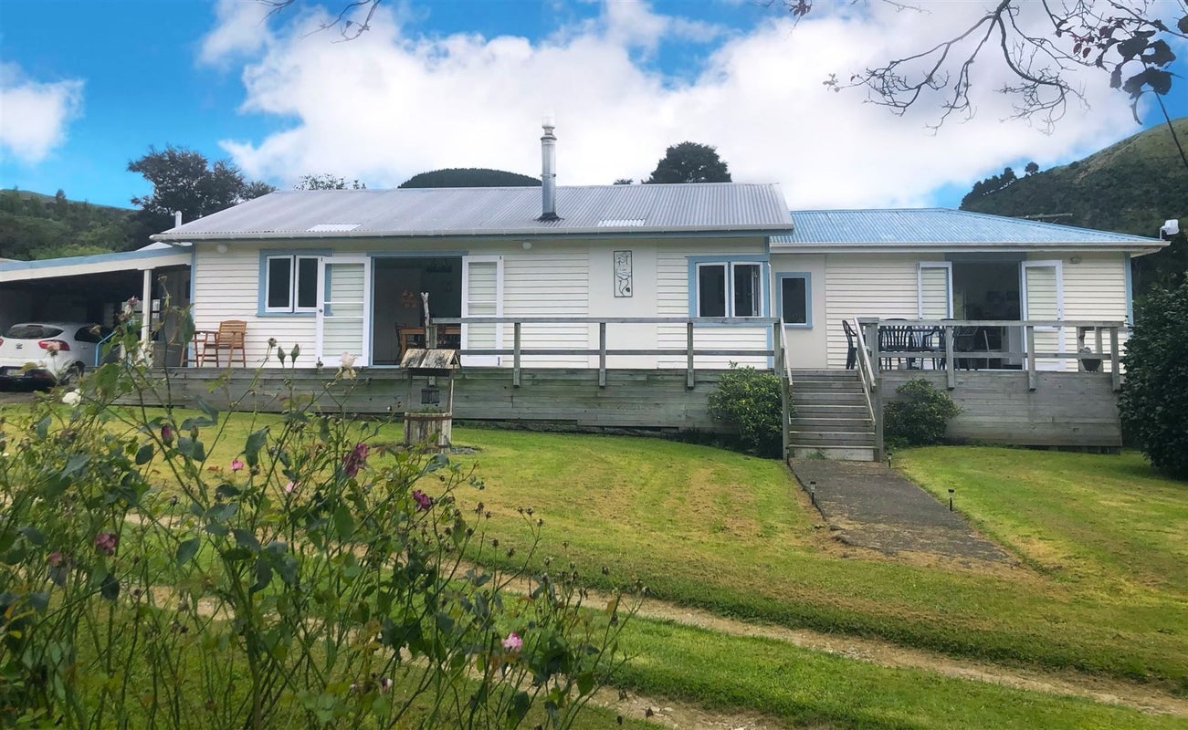 1550 Coast Road, Pongaroa - Carousel 2
