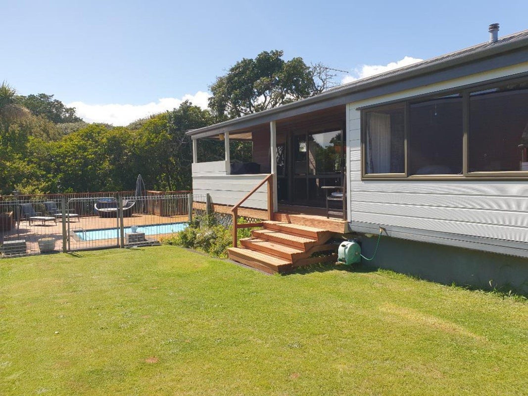 16 Elder Grove, Whalers Gate, New Plymouth - Carousel 2