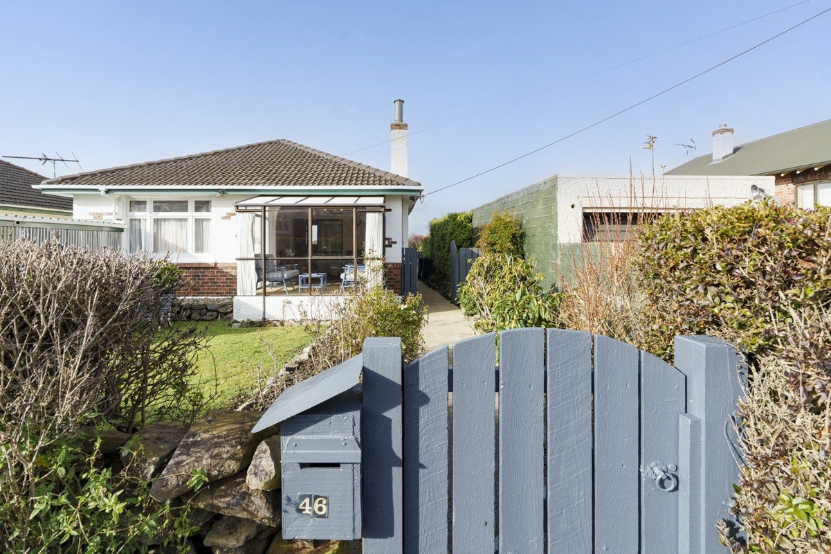 46 Stirling Street, Andersons Bay, Dunedin - Carousel 1