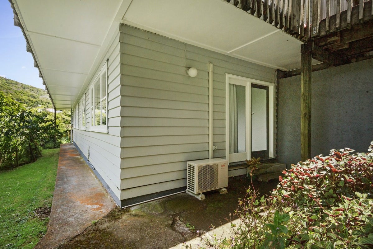 56 Croydon Street, Karori, Wellington - Carousel 1