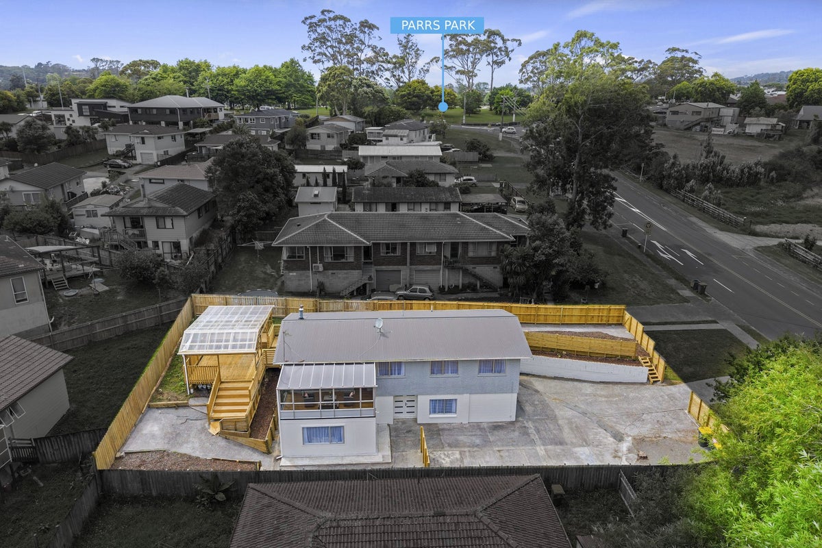 104 Parrs Cross Road, Sunnyvale, Auckland - Carousel 1