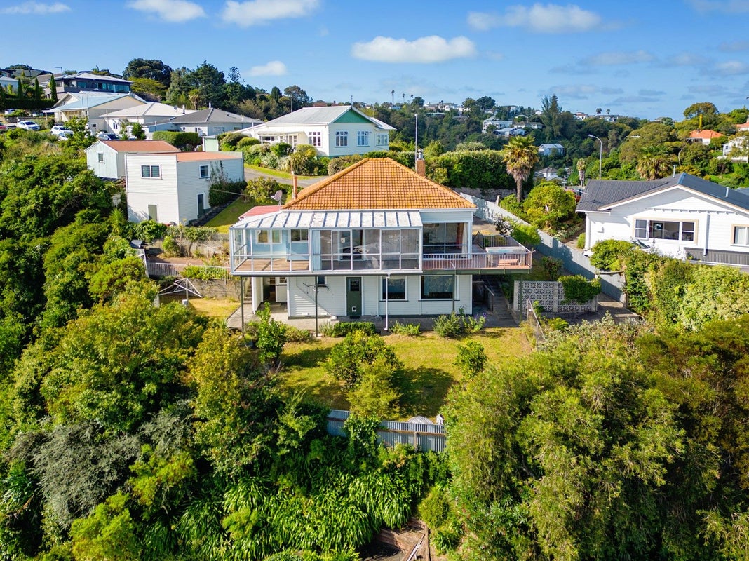 18 Guys Hill Road, Hospital Hill, Napier - Carousel 1