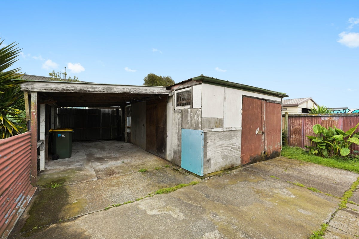 10 Eliot Street, Enderley, Hamilton - Carousel 10
