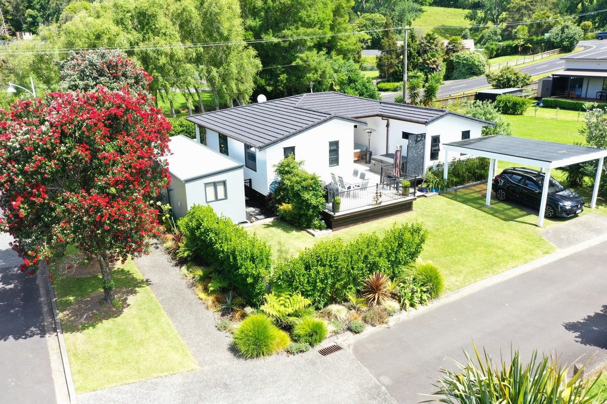 1 Kingfisher Way, Whiritoa, Waihi - Carousel 1