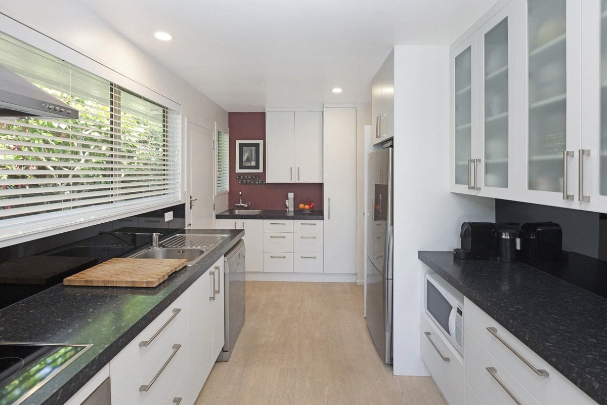 2/22 Strowan Road, Strowan, Christchurch - Carousel 2