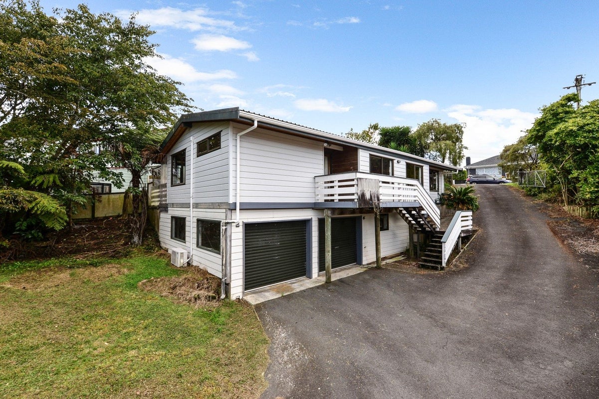 43 Mitcham Avenue, Forest Lake, Hamilton - Carousel 1