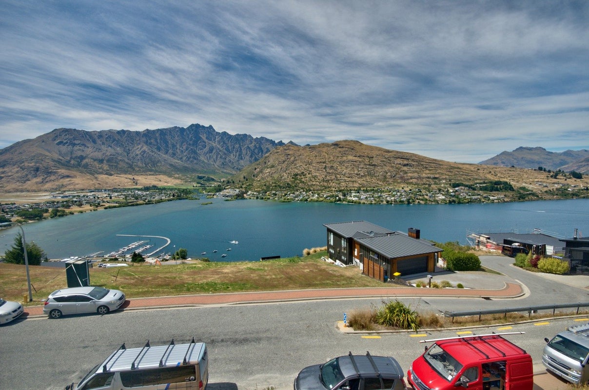 8 Florence Close, Queenstown Hill, QUEENSTOWN - Carousel 13
