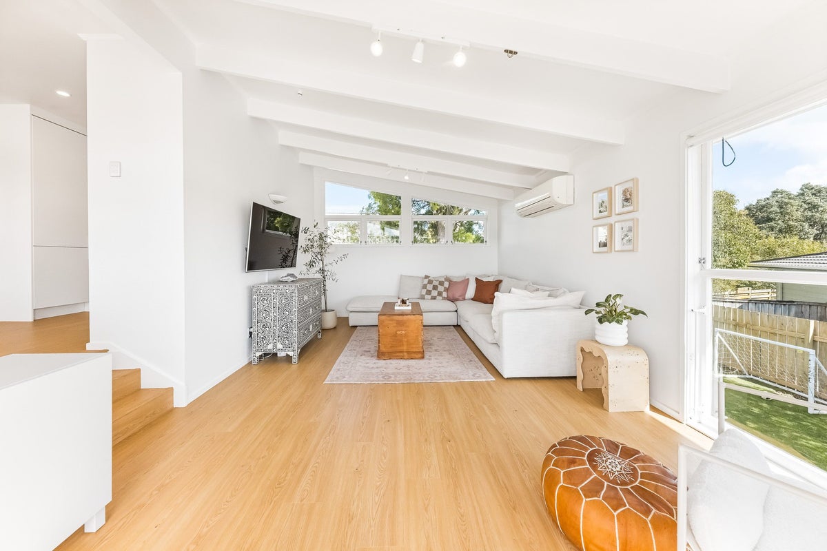 108 Lauderdale Road, Birkdale, Auckland - Carousel 2