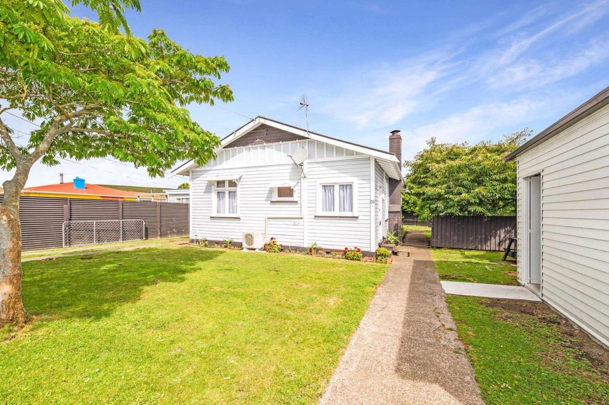 20 Talbot Street, Whanganui East, Whanganui - Carousel 1
