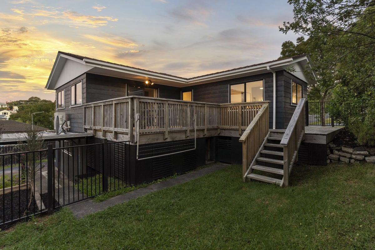 1/19 Holmes Drive, West Harbour, Auckland - Carousel 1