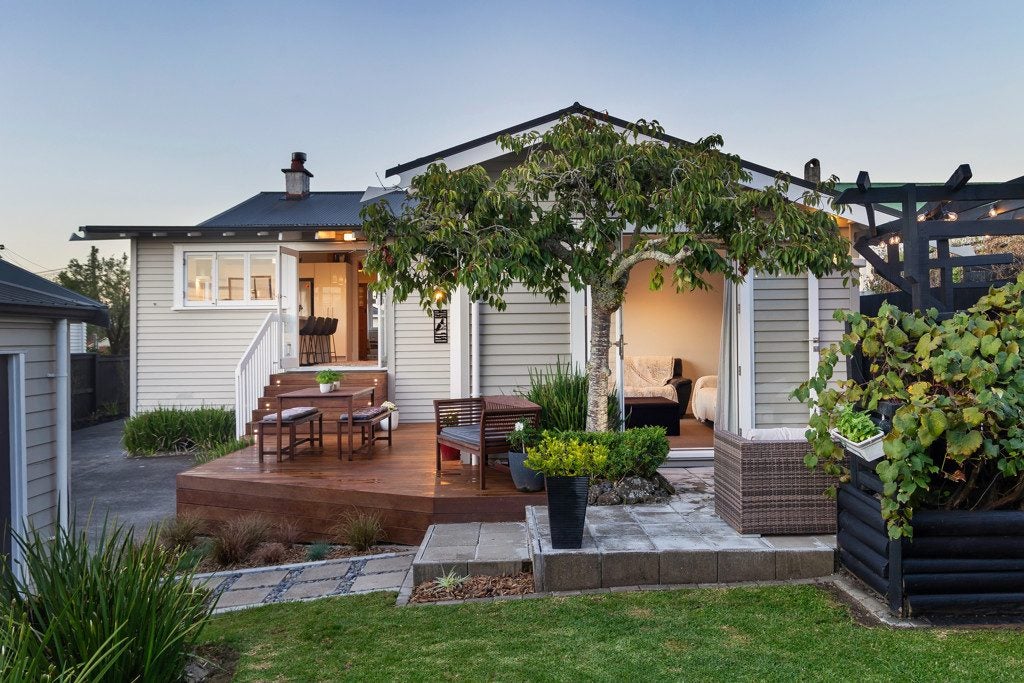 46 Taumata Road, Sandringham, Auckland - Carousel 1