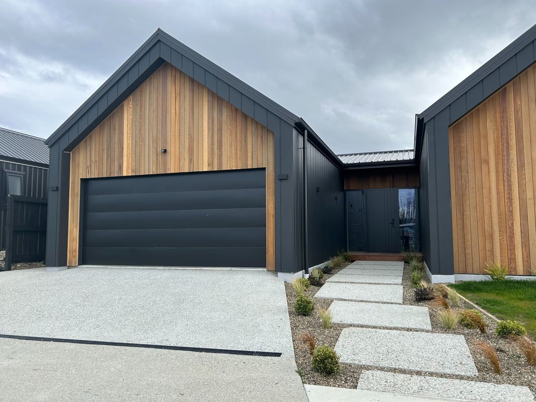 19 Burbank Road, WANAKA - Carousel 1