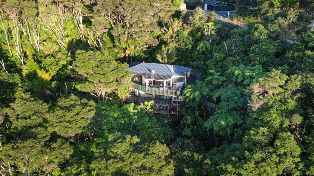 1158 Scenic Drive North, Swanson, Auckland - Carousel 1
