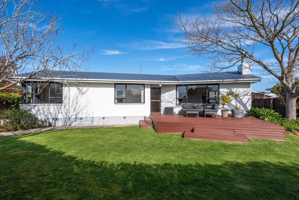 8 Hussar Place, Hoon Hay, Christchurch - Carousel 1