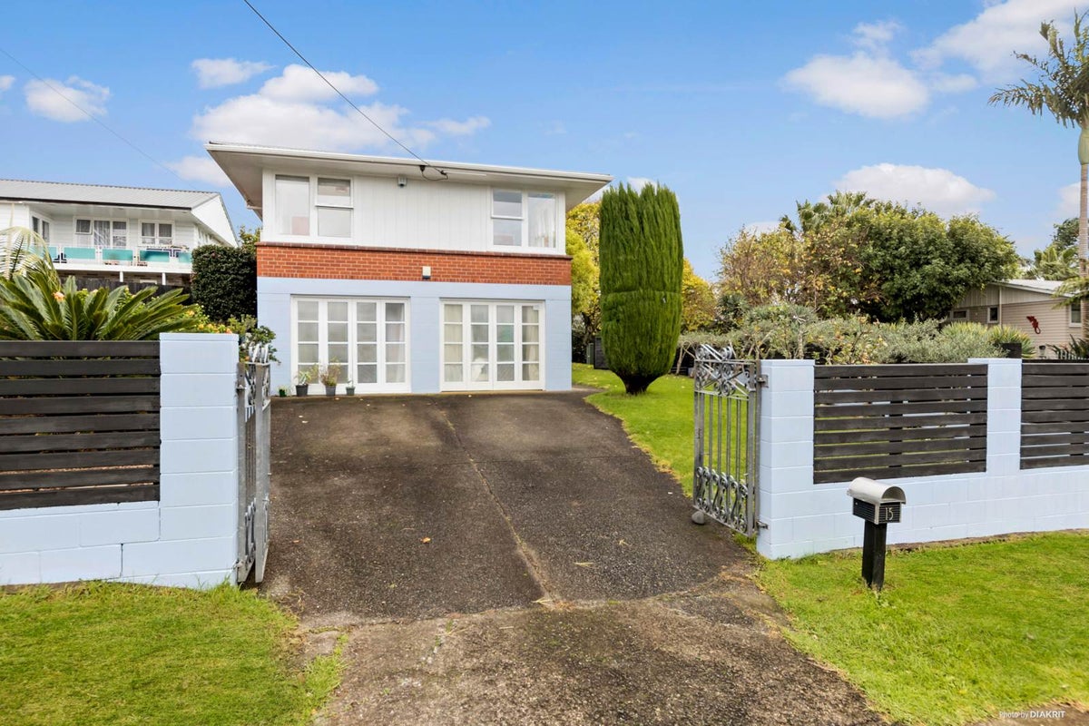 15 Kelston Street, New Lynn, Auckland - Carousel 1