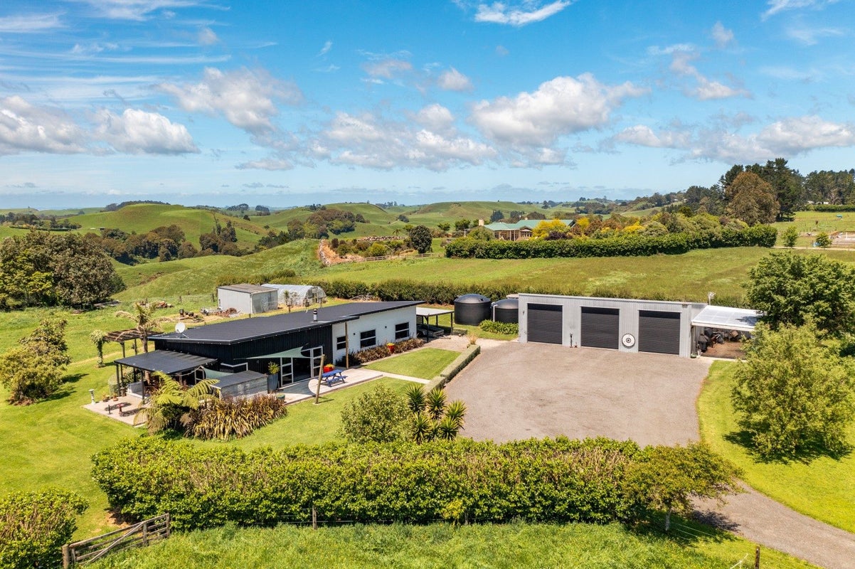 193A Ackworth Road, Lepperton, New Plymouth - Carousel 1