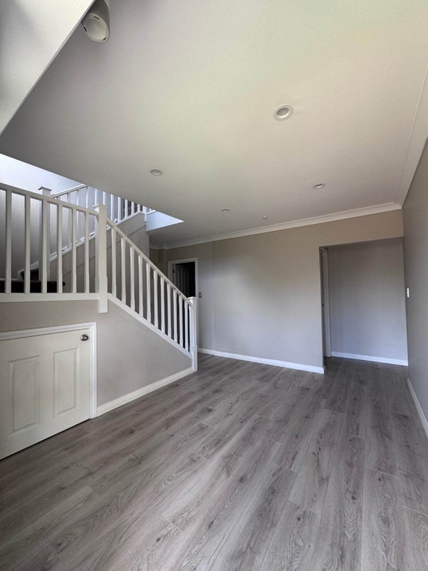 2 Bellbird Rise, Murrays Bay, Auckland - Carousel 2