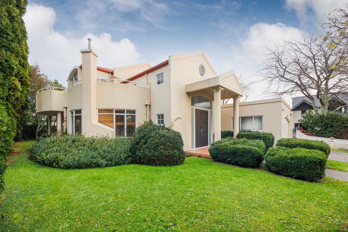 5 Balcairn Place, Terrace End, Palmerston North, Manawatu / Whanganui - Carousel 1
