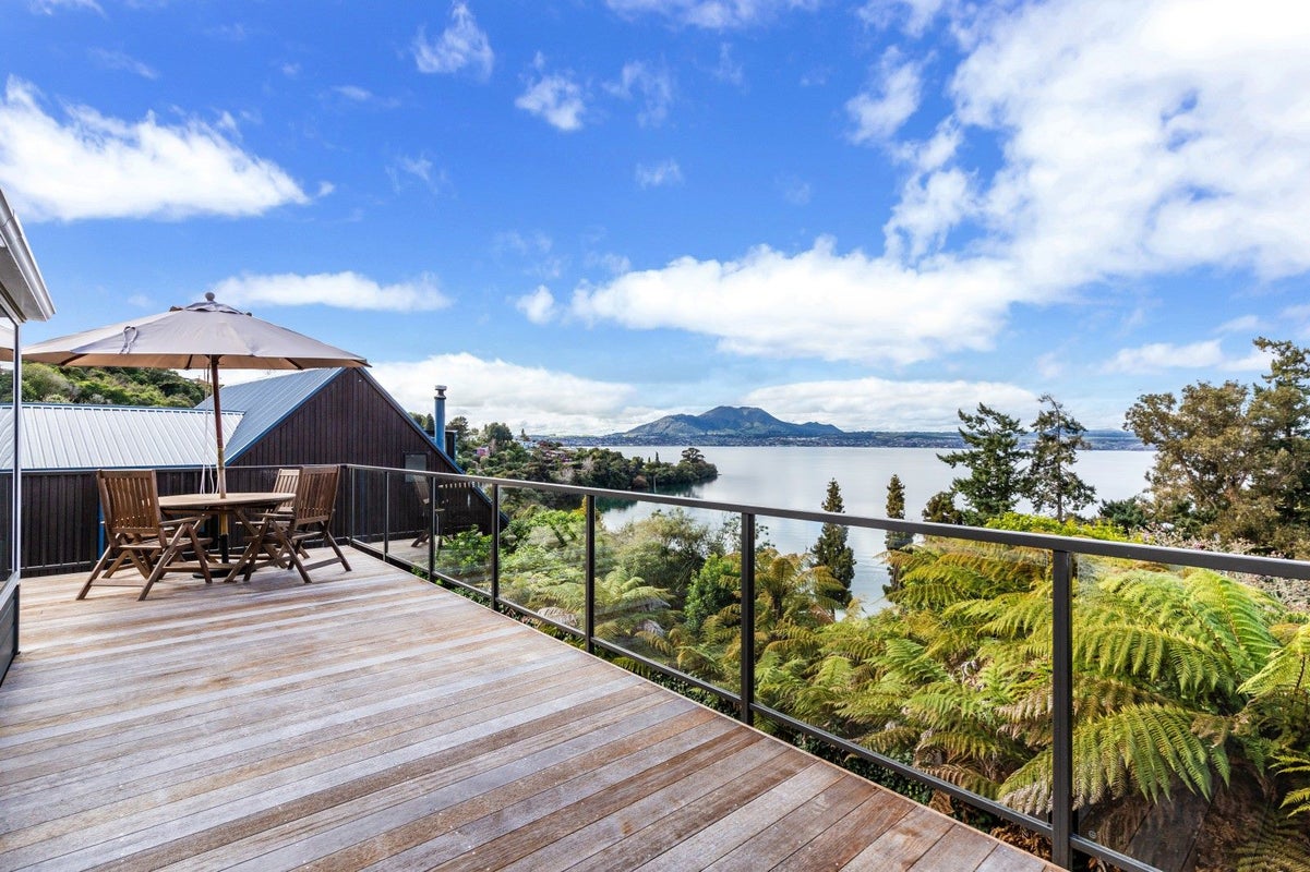 28 Ewing Grove, Acacia Bay, Taupo - Carousel 1
