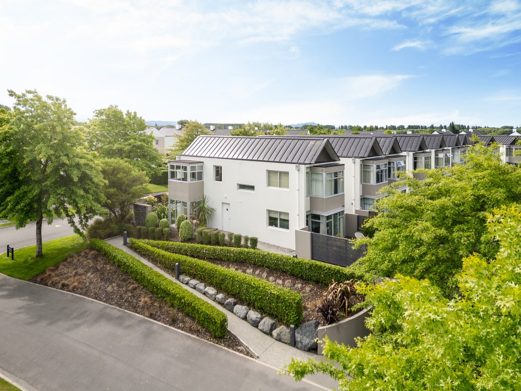 1/6 Harts Creek Lane, Northwood, Christchurch - Carousel 2