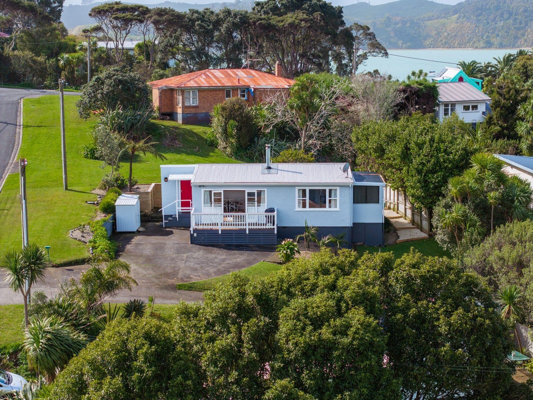 4 Violet Street, Raglan - Carousel 28