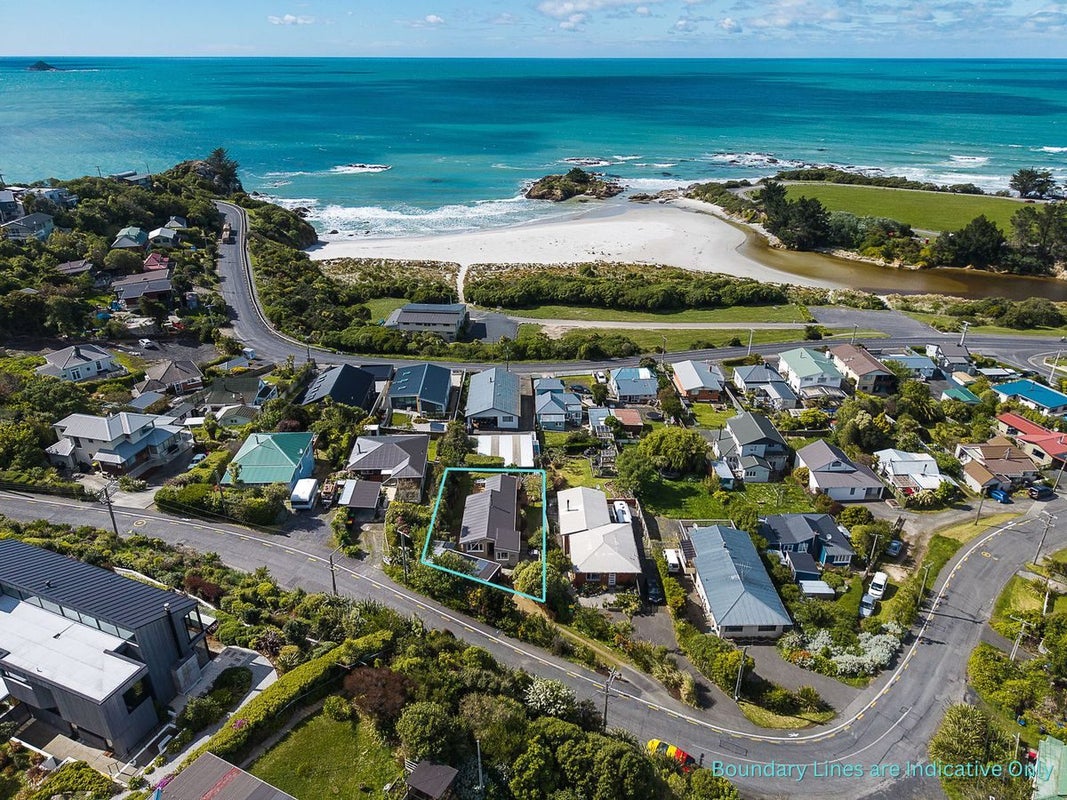 17 Seaview Road, Brighton, Dunedin - Carousel 2