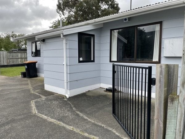 4B Colonial PL, Kelvin Grove, palmerston north - Carousel 1