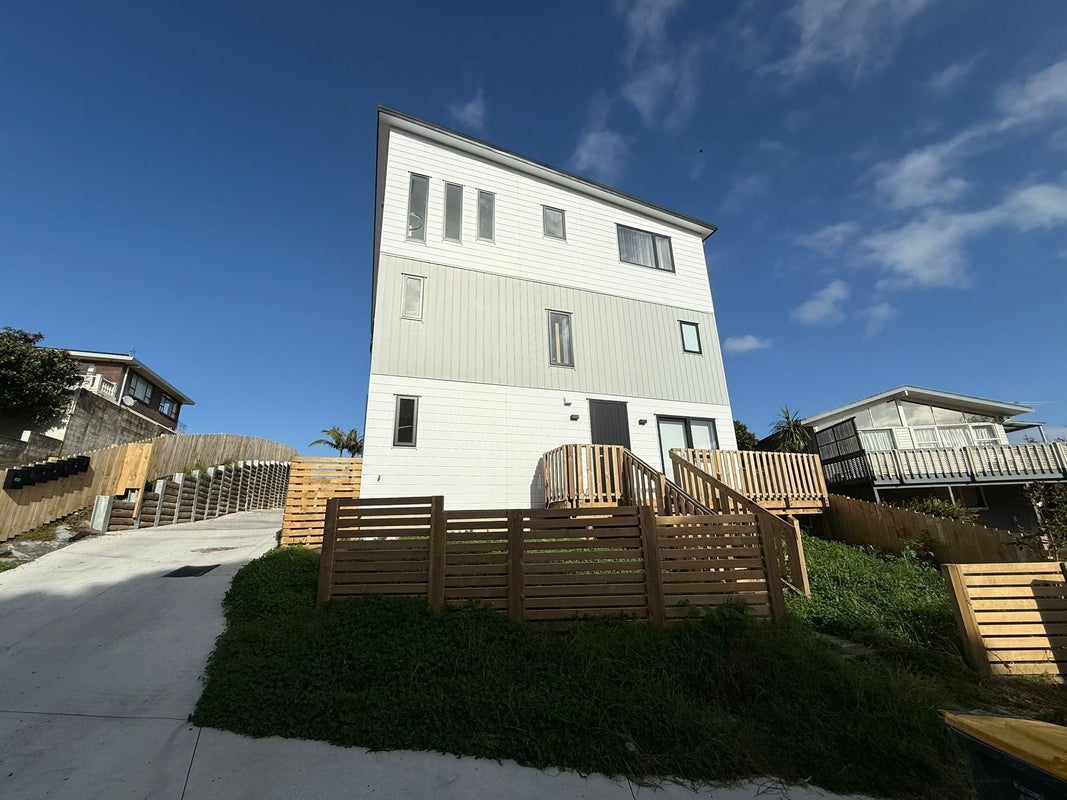 1/41 Marriott Road, Pakuranga, Auckland - Carousel 2