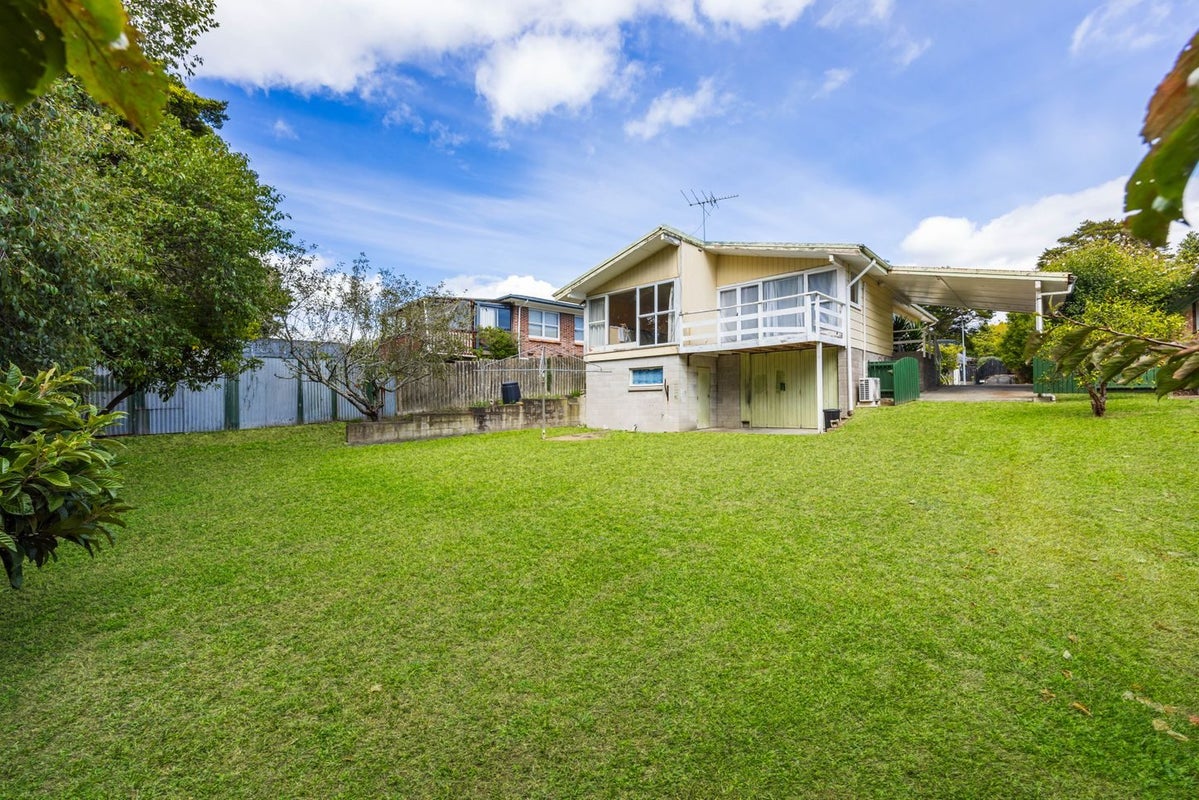 46 Lawrence Crescent, Hill Park, Manukau City, Auckland - Carousel 1