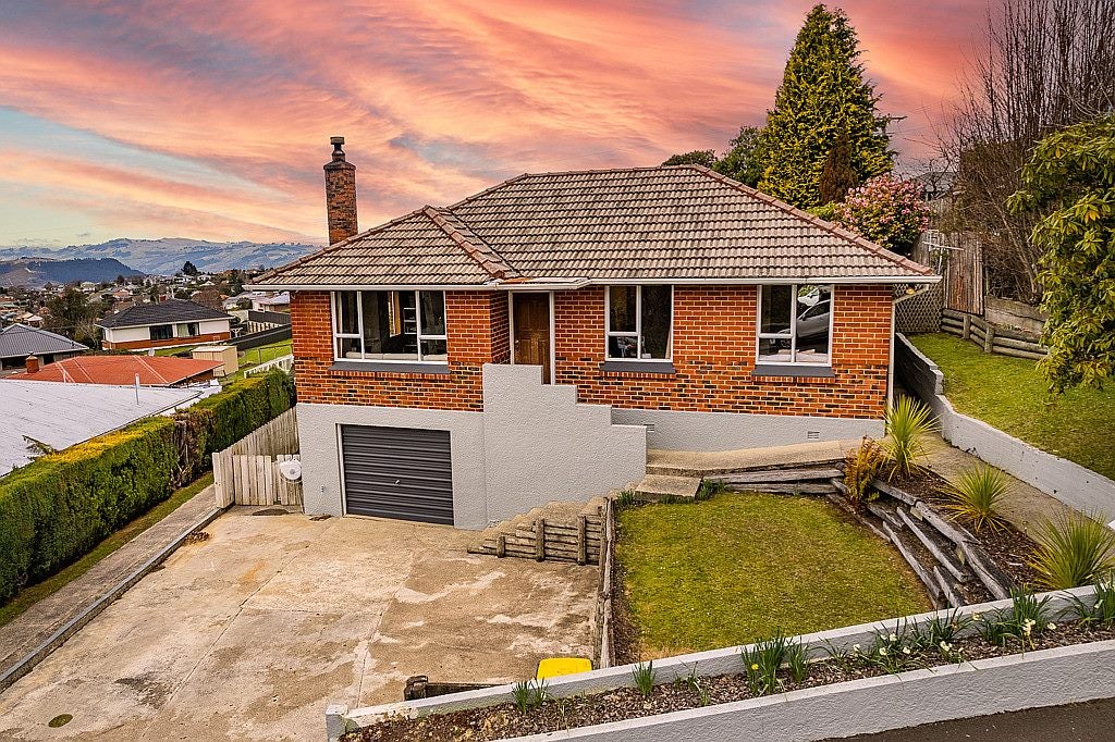 100 Wakari Road, Helensburgh, Dunedin - Carousel 1