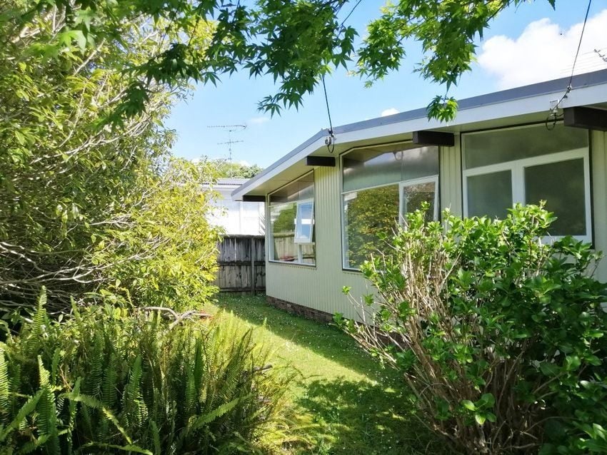 10 Paramu Avenue, Birkdale, Auckland - Carousel 2