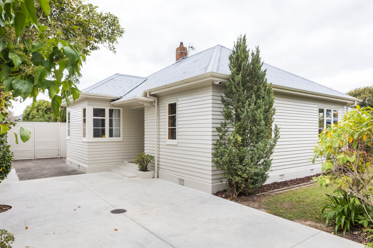 59 Park Road, West End, Palmerston North - Carousel 1