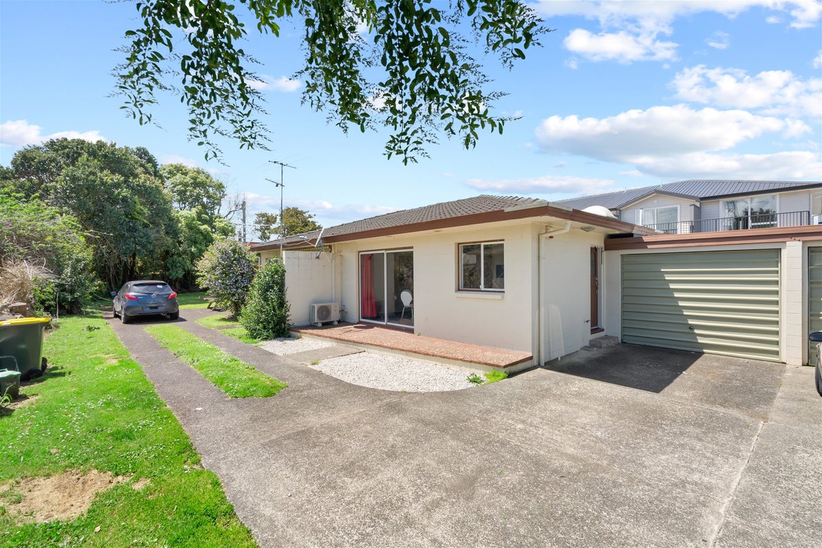 2/30 Takanini Road, Takanini, Auckland - Carousel 1