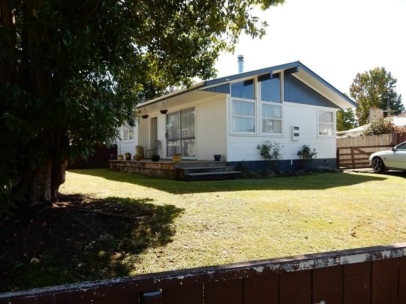 6 Adam Place, Mangakakahi, Rotorua - Carousel 1