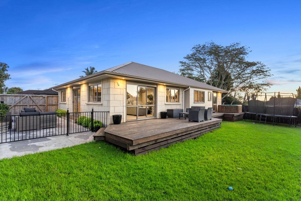 2 Rays Way, Tuakau, Tuakau - Carousel 1