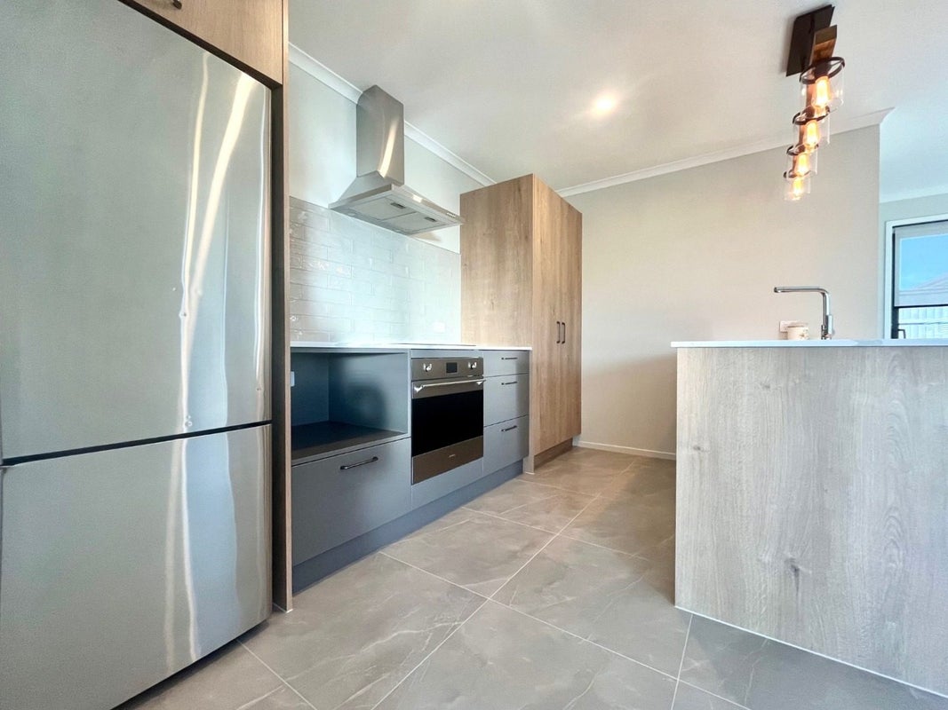 8 Manaakitia Road, Karaka, Papakura - Carousel 2