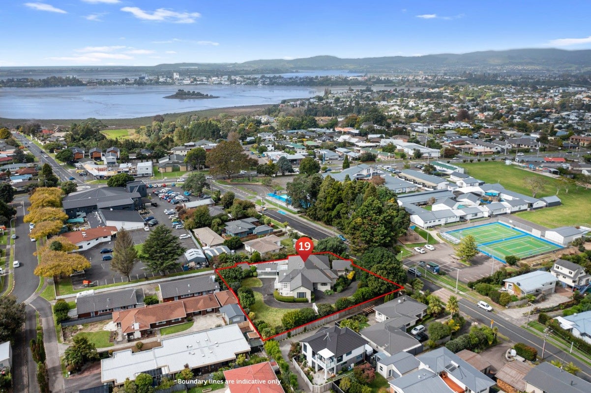19 Sherwood Street, Otumoetai, Tauranga - Carousel 1