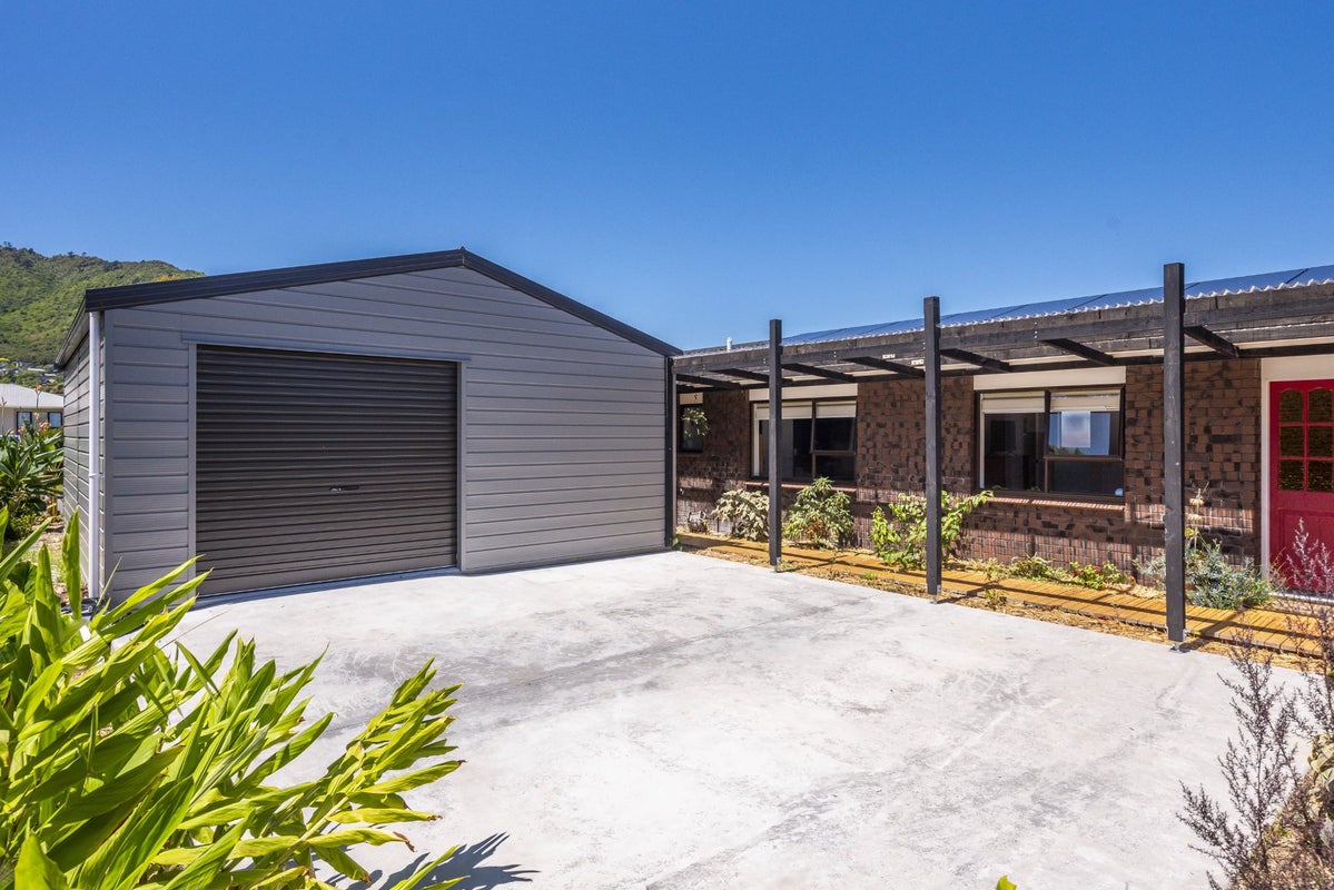 4 Graham Grove, Waikanae - Carousel 27