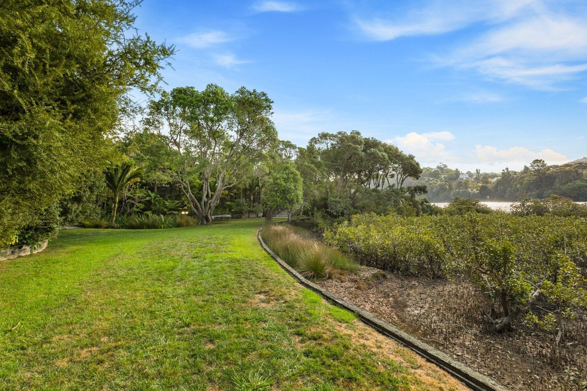 20 Oscar Road, Greenhithe, Auckland - Carousel 40