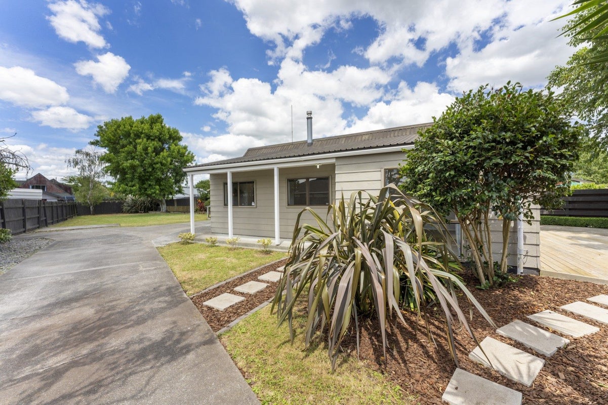 23 Chadwick Place, Highbury, Palmerston North - Carousel 1