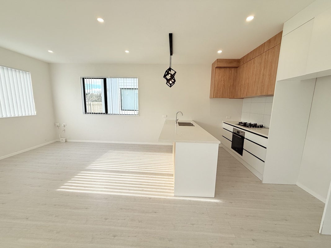 127 Oreil Avenue, West Harbour, Auckland - Carousel 2