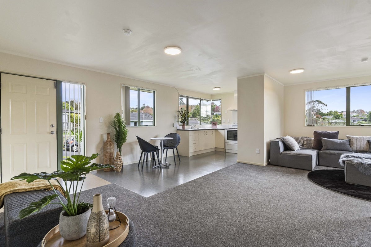 19 Carling Avenue, Massey, Auckland - Carousel 2