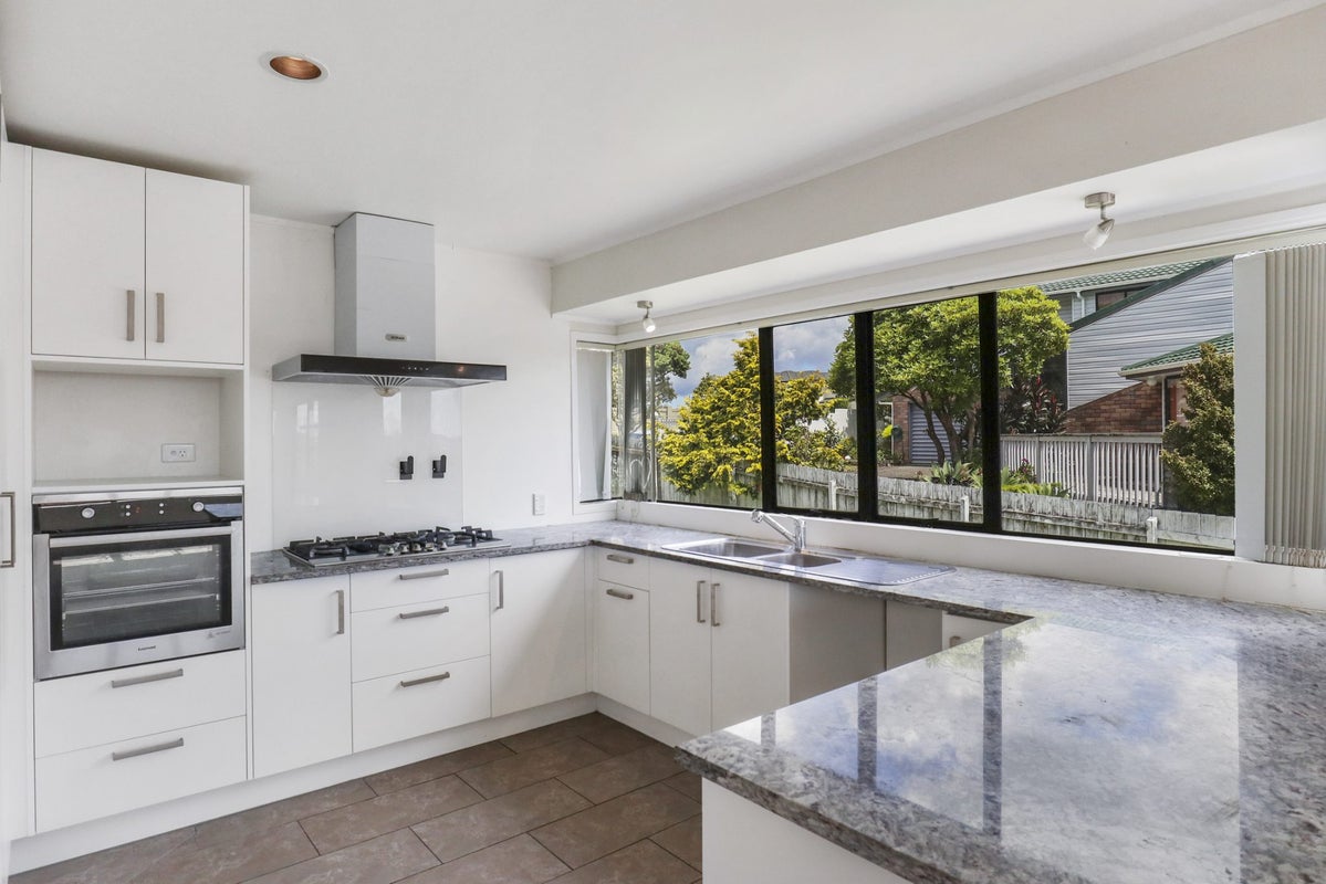 225 Chelsea View Drive, Chatswood, Auckland - Carousel 2