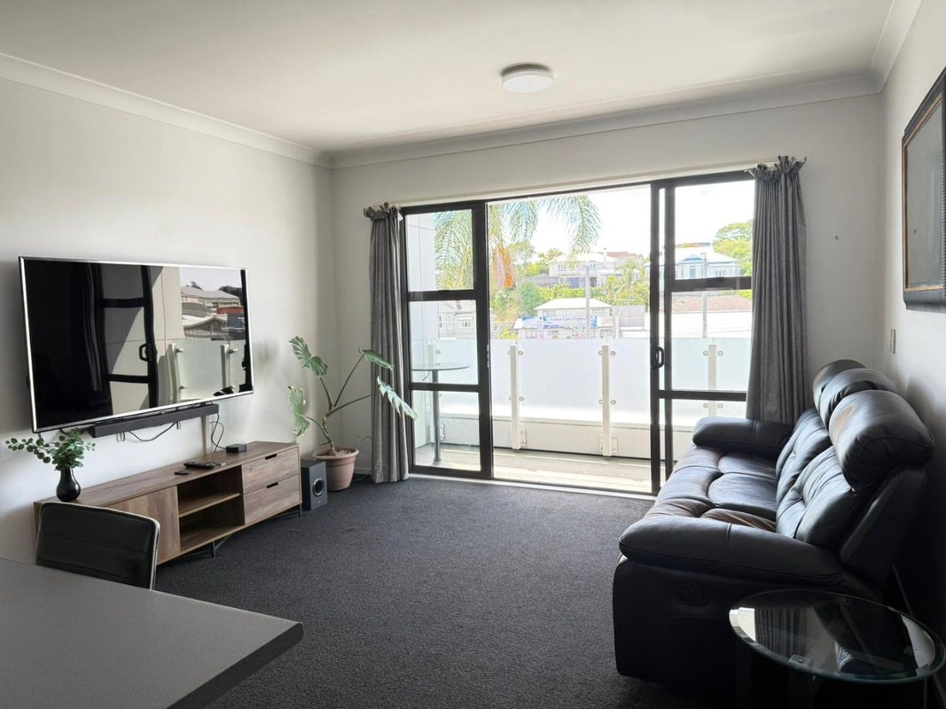 209/3 Morningside Drive, St Lukes, Auckland - Carousel 1