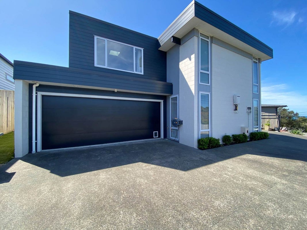 70 Hebron Road, Waiake, Auckland - Carousel 1